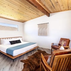 R5 – Balcony Suite
