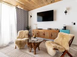 R4 – Tub Suite