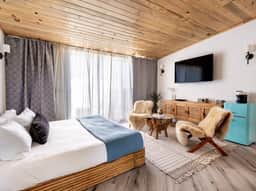 R4 – Tub Suite