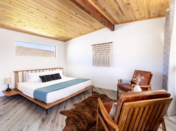 R5 – Balcony Suite
